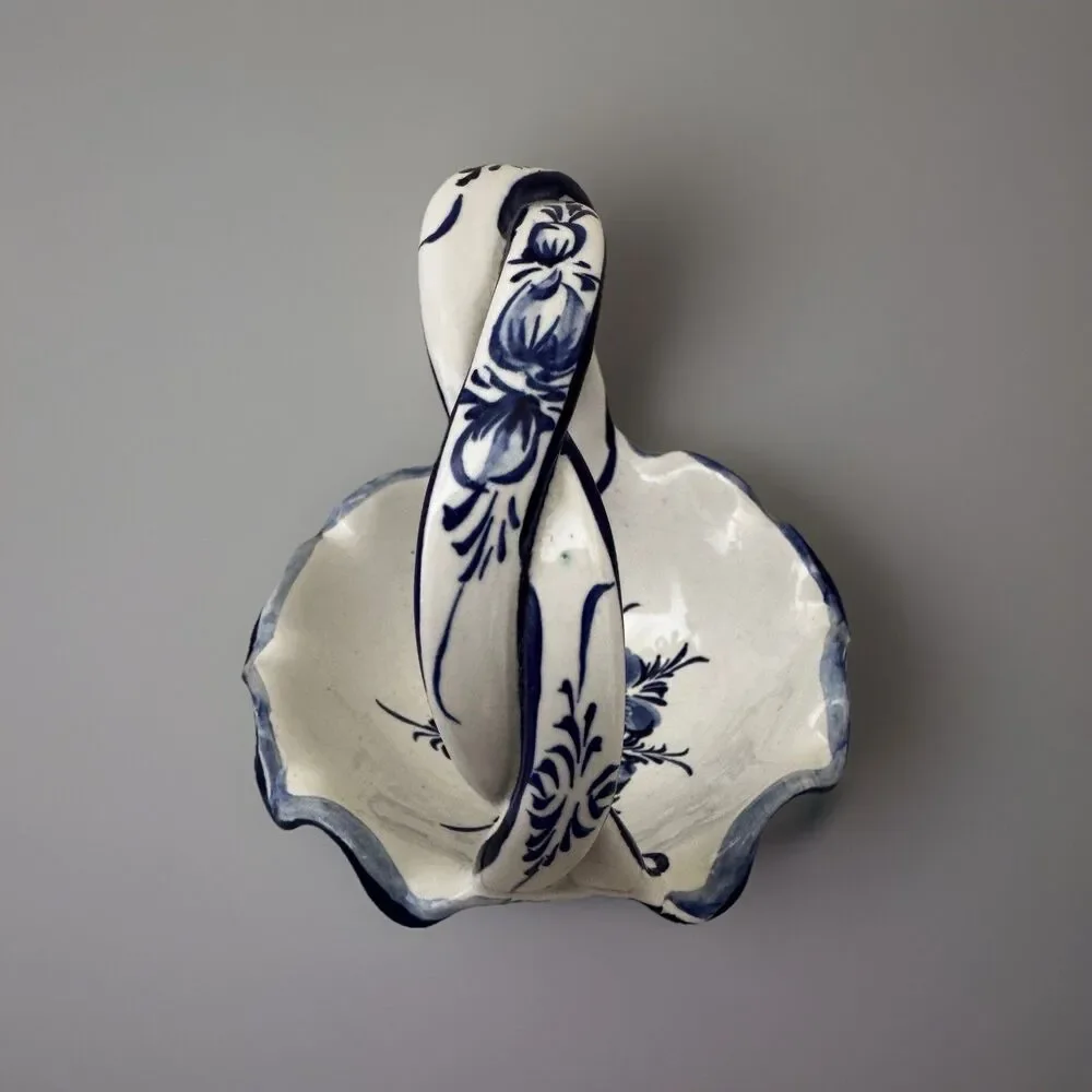 Vintage 1988 Hand Painted For Macy’s Ceramic Basket Blue White Floral Italy